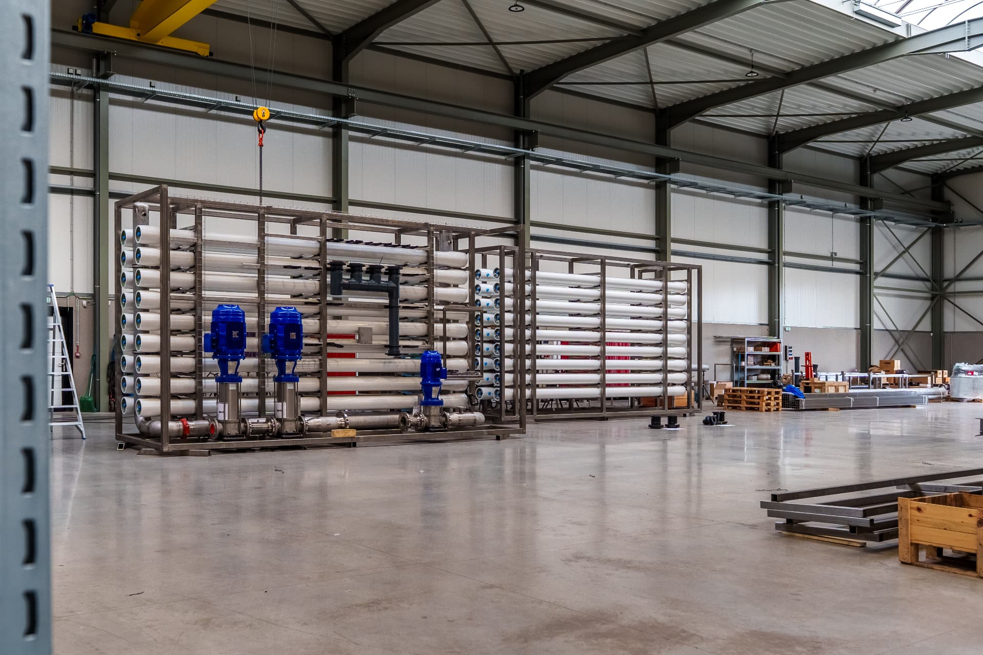 RO- en UF-filtratieskids geprefabriceerd in de loods van Vewaco